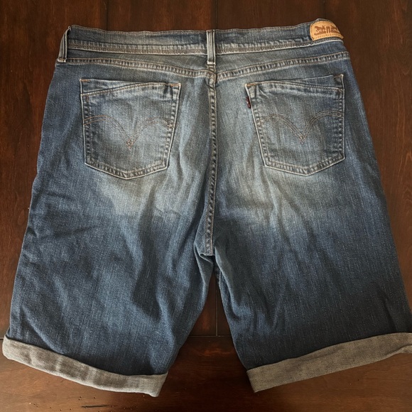 Levi’s Women’s Bermuda Blue Denim Shorts 16 - Picture 3 of 6